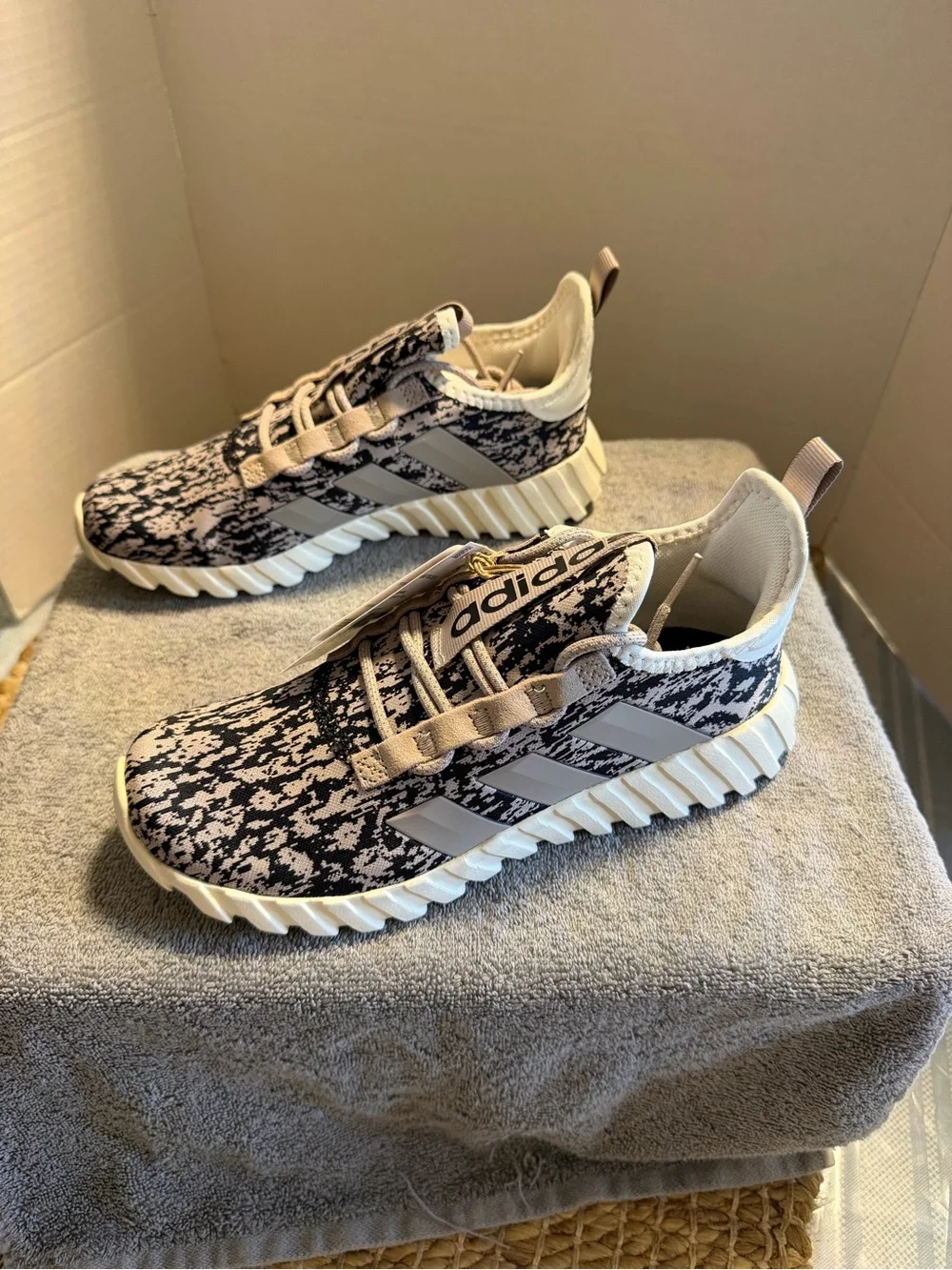 adidas Kaptir 3.0 K Kids Youth Size 5.5 NIB Camo Black Taupe JQ7333